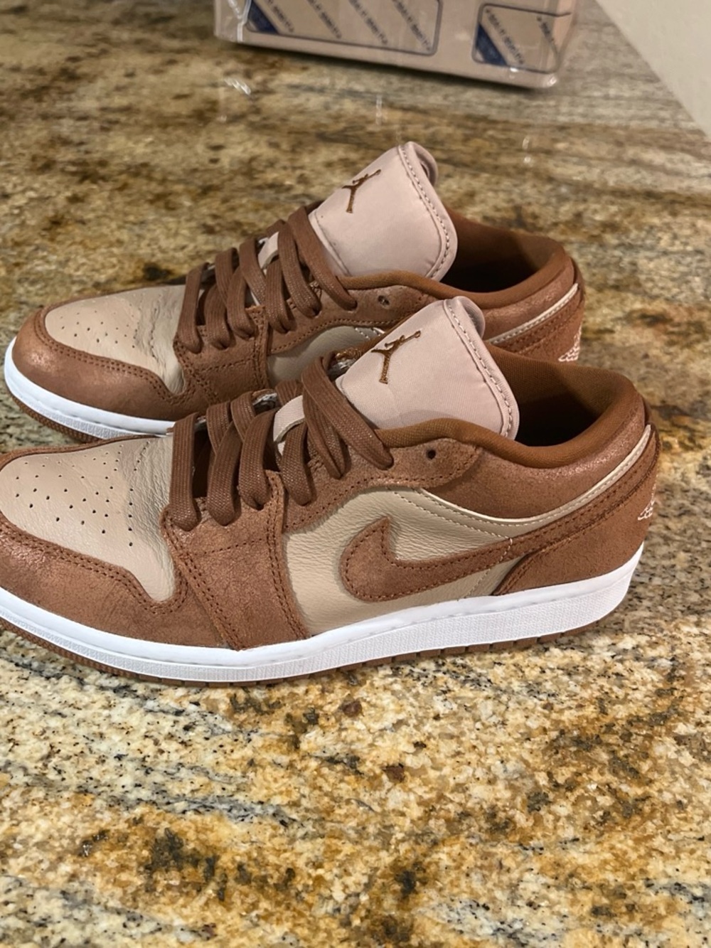 Nike Men's Low-Top Sneakers in Brown and Cream